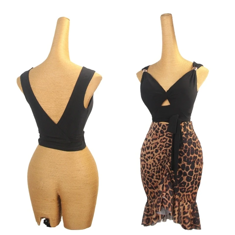 New Latin Dance Costumes V-neck Strap Slimming Tops Practice Chacha Rumba Tango Dance Tops Adult Latin Performance Wear DQL10767
New Latin Dance Costumes V-neck Strap Slimming Tops Practice Chacha Rumba Tango Dance Tops Adult Latin Performance Wear DQL10767