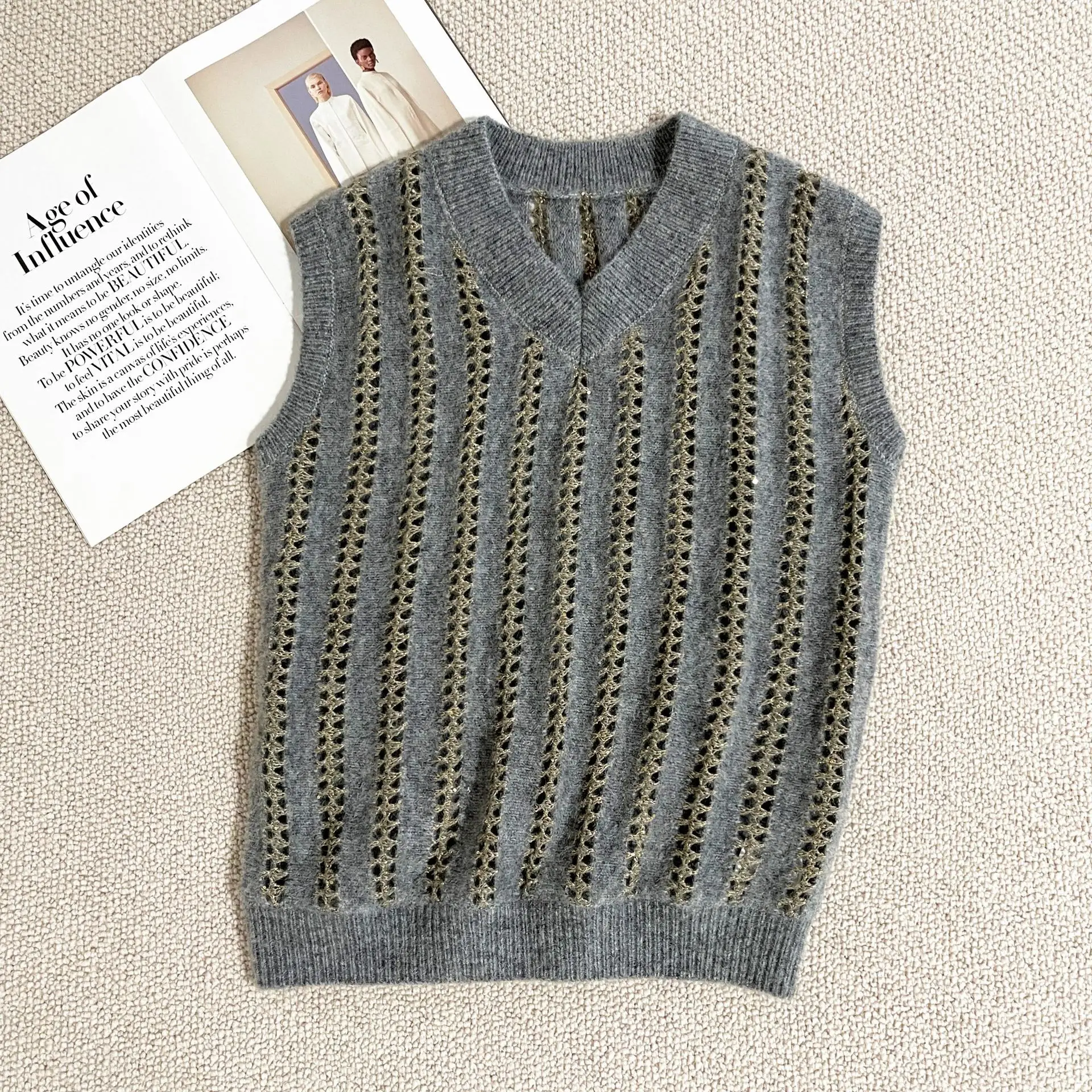 2025 Light Luxury Fashion Casual Hollow Gold Wool Knitted Short Sleeve Temperament Slim Fit Ladies
2025 Light Luxury Fashion Casual Hollow Gold Wool Knitted Short Sleeve Temperament Slim Fit Ladies