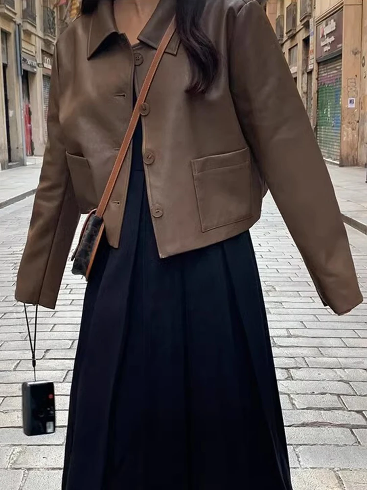 Retro Chic Long Sve PU Leather Jaet Women Loose Fit Single Button Double ket Coat Autumn Winter Commute Sle Outerwear
Retro Chic Long Sve PU Leather Jaet Women Loose Fit Single Button Double ket Coat Autumn Winter Commute Sle Outerwear