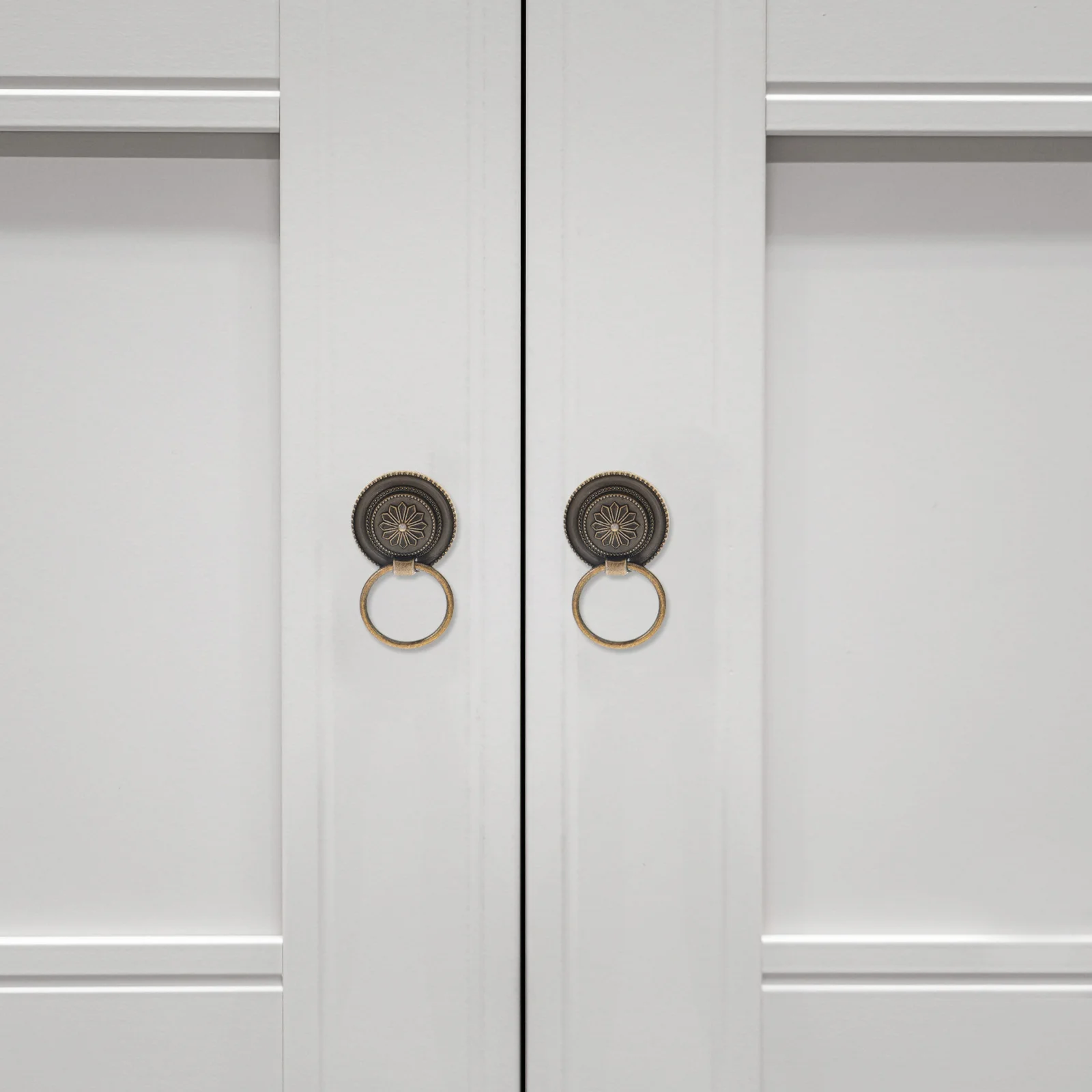 4Pcs Retro Cabinet Handle Easy Install Unique Design Durable Kitchen Bedroom Furniture Pull Cabinet Handle Drawer Knob
4Pcs Retro Cabinet Handle Easy Install Unique Design Durable Kitchen Bedroom Furniture Pull Cabinet Handle Drawer Knob