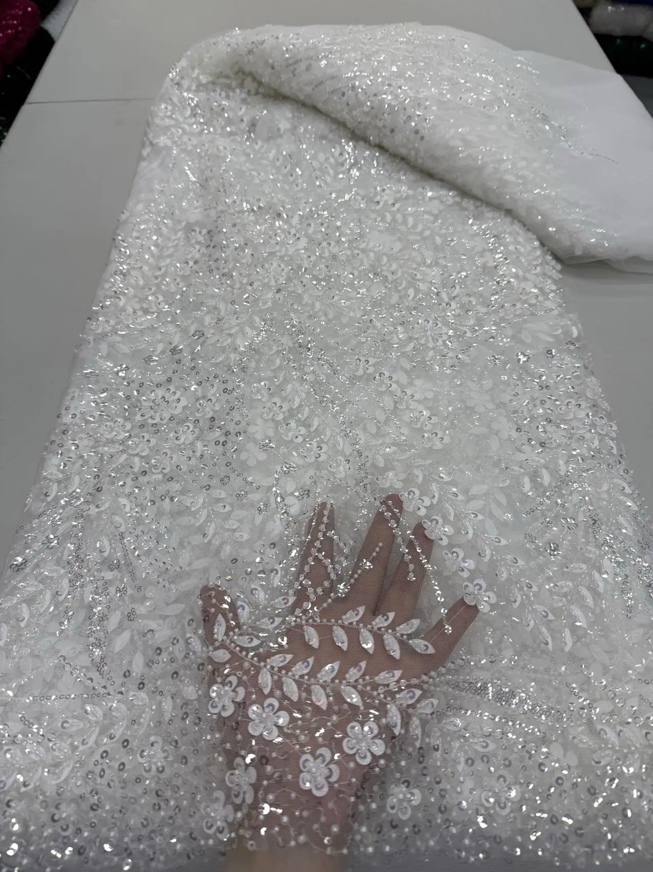 Pure White African Lace Fabric 2025 Sequins 3D Beads Embroidery Groom Nigerian Bridal High Quality French Tulle Lace for Wedding
Pure White African Lace Fabric 2025 Sequins 3D Beads Embroidery Groom Nigerian Bridal High Quality French Tulle Lace for Wedding