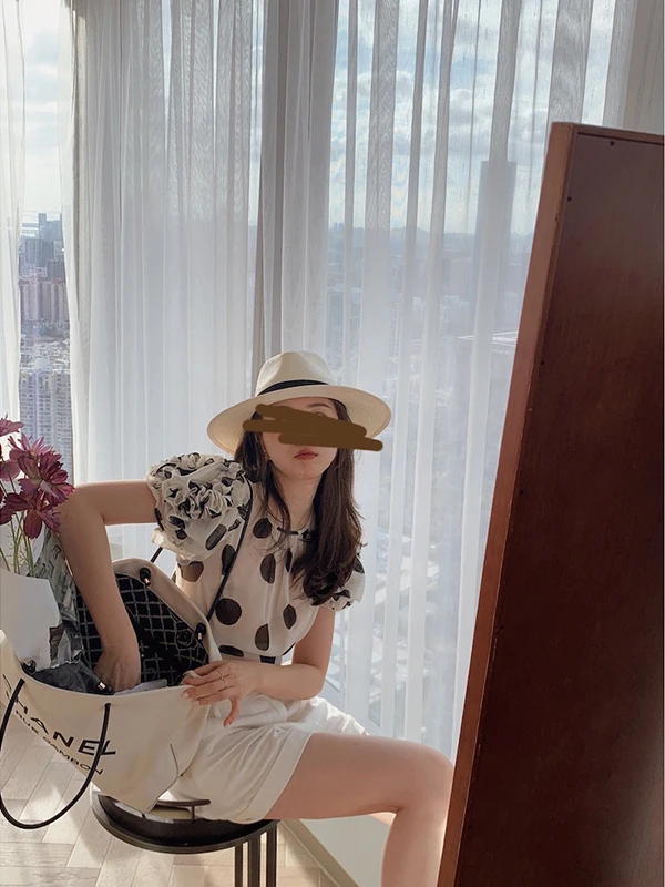 Lowey Bouquet Garden Romantic Flower Bouquet Ear Sleeve Silk Chiffon Top Women's Fashionable Commute Style Short Sleeve round...
Lowey Bouquet Garden Romantic Flower Bouquet Ear Sleeve Silk Chiffon Top Women's Fashionable Commute Style Short Sleeve round...