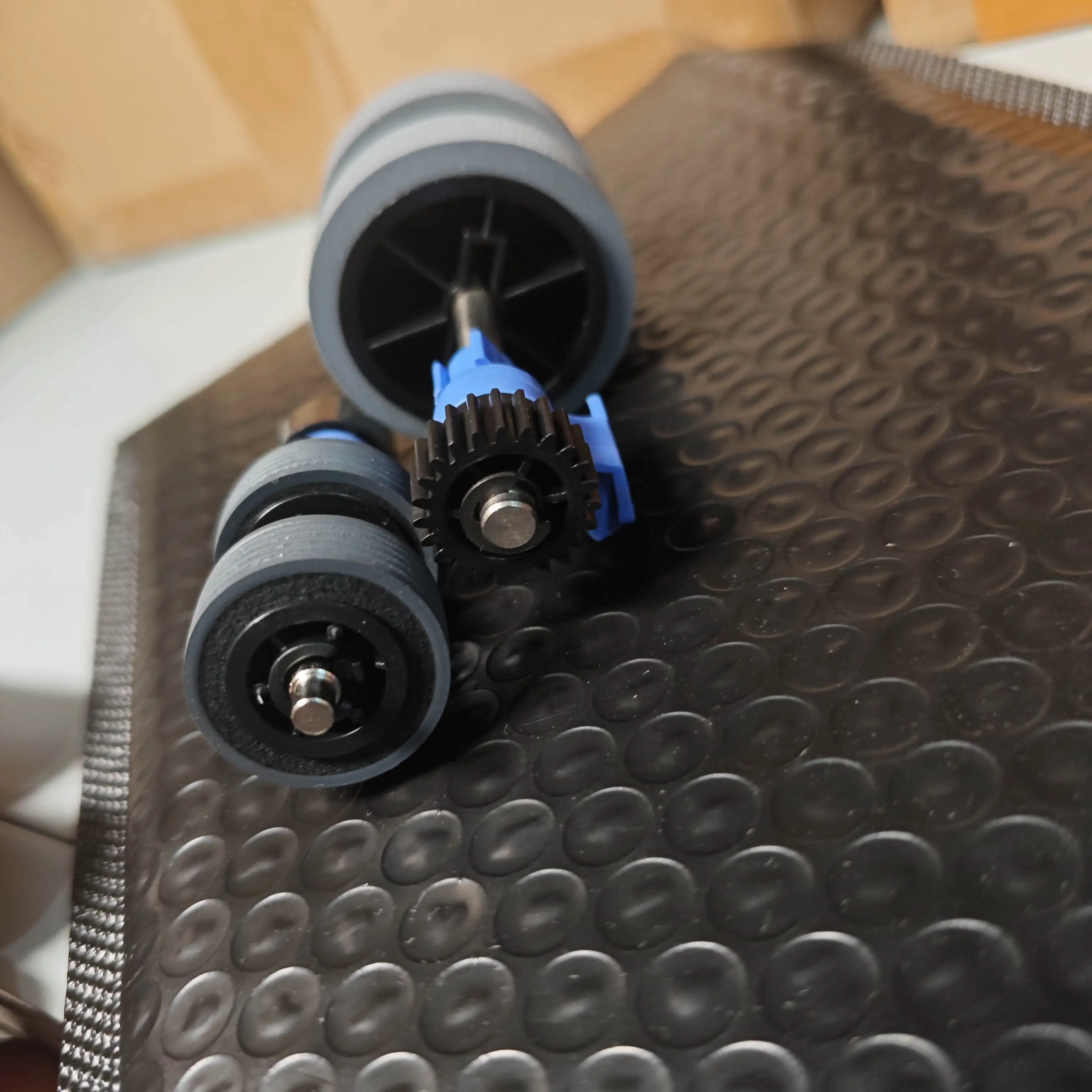 1set Pickup Roller Kit for EPSON ES 400 500 865 DS 530 570 575 770 755 780 870 970 B12B819031 B819041041 scanner parts
1set Pickup Roller Kit for EPSON ES 400 500 865 DS 530 570 575 770 755 780 870 970 B12B819031 B819041041 scanner parts