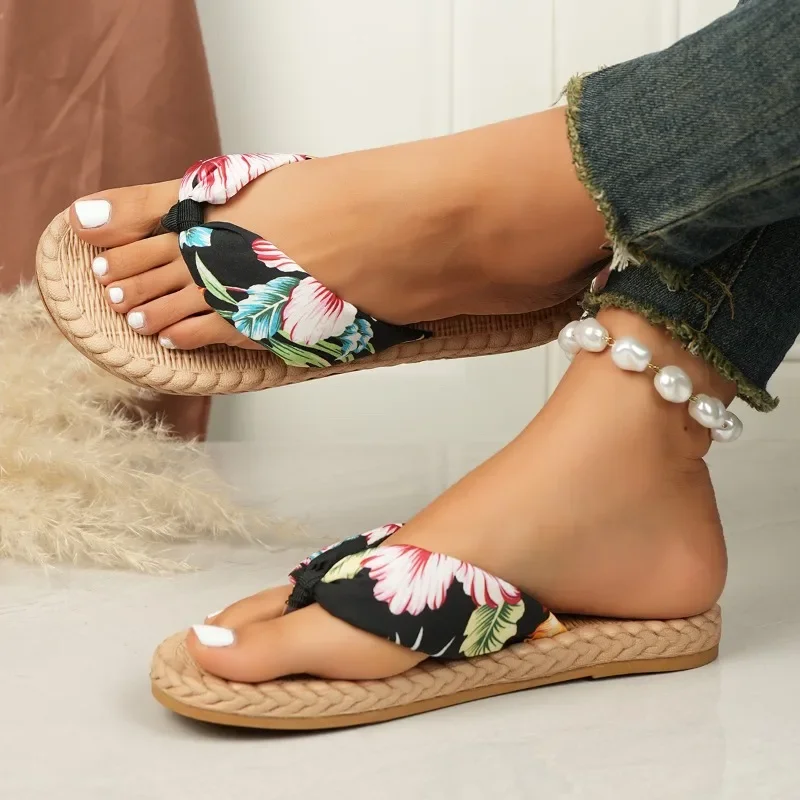 Women's Slippers Flat Sole Toe Clip Canvas Anti-slip Women's Shoes Leisure Beach Roman Wear-resistant Summer Zapatillas De Mujer
Women's Slippers Flat Sole Toe Clip Canvas Anti-slip Women's Shoes Leisure Beach Roman Wear-resistant Summer Zapatillas De Mujer