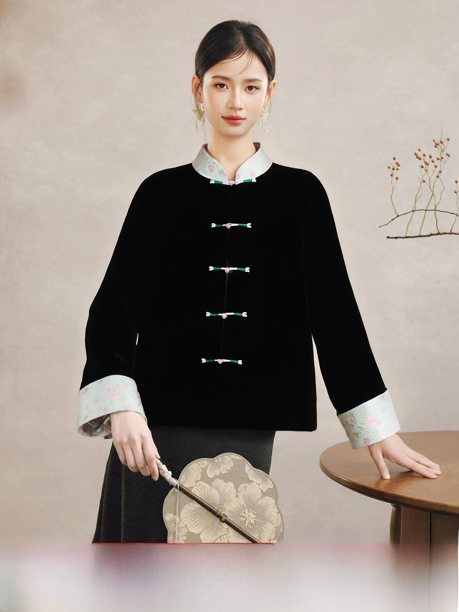 New Chinese Sle ort Outerwear Women's Luxury Silk Velvet Embroidery Color Blo Spring Faion Casual Loose Fit Jaet
New Chinese Sle ort Outerwear Women's Luxury Silk Velvet Embroidery Color Blo Spring Faion Casual Loose Fit Jaet