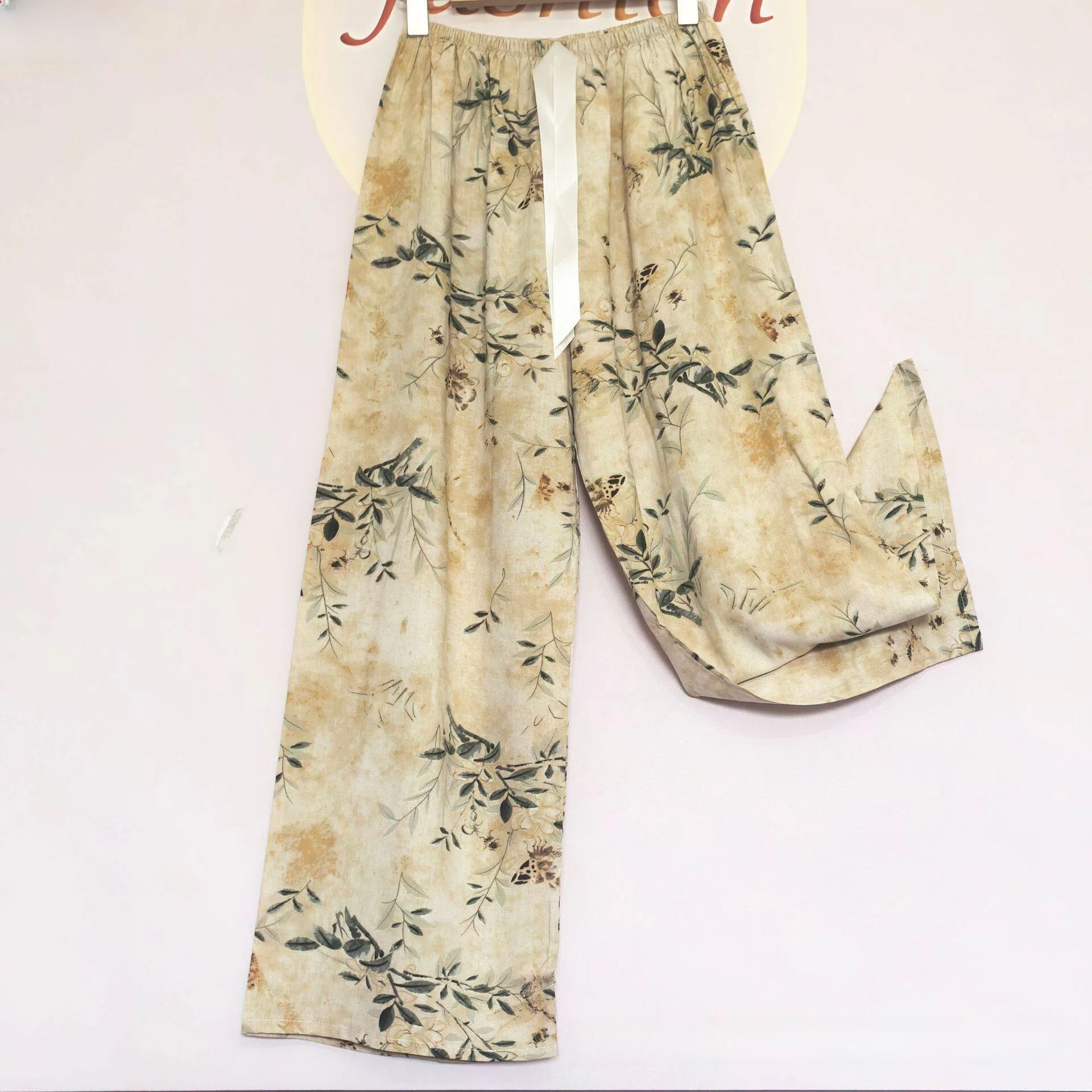 Ladies Summer Thin Print Wide Leg Pants Loose plus Size Cotton Silk Long Pants Home Clothes Outdoor Walking Pants High Waist ...
Ladies Summer Thin Print Wide Leg Pants Loose plus Size Cotton Silk Long Pants Home Clothes Outdoor Walking Pants High Waist ...
