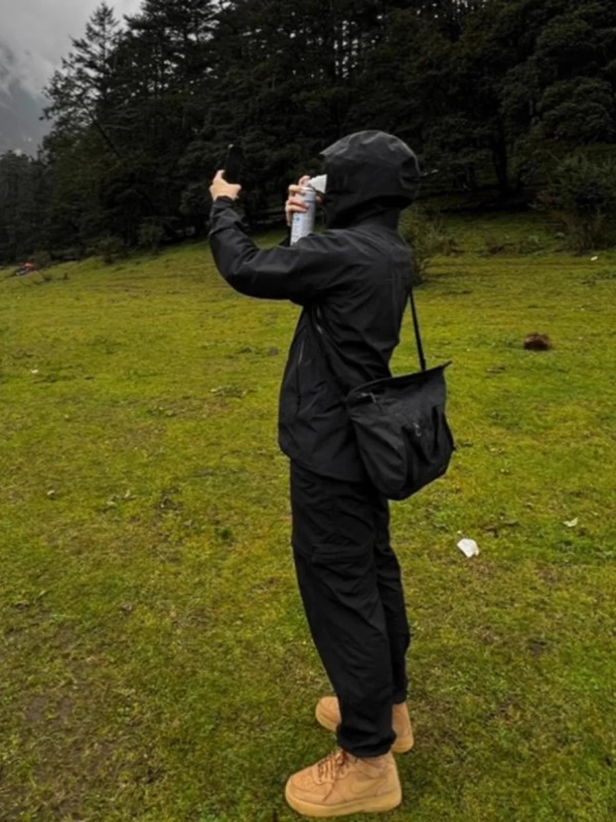 Мужское водонепроницаемое пальто Bla Samurai Taizhou Sanmen для путешествий на открытом воздухе, скалолазание, американское функциональное пальто для альпинизма
Мужское водонепроницаемое пальто Bla Samurai Taizhou Sanmen для путешествий на открытом воздухе, скалолазание, американское функциональное пальто для альпинизма