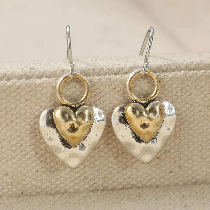 1Pair Vintage Two-Tone Metal Double Heart Dangle Earrings for Women, Handcrafted Hammered Silver & Gold Simple Trendy Drop Earrings, Retro Boho Heart Charm Jewelry Accessories
1Pair Vintage Two-Tone Metal Double Heart Dangle Earrings for Women, Handcrafted Hammered Silver & Gold Simple Trendy Drop Earrings, Retro Boho Heart Charm Jewelry Accessories