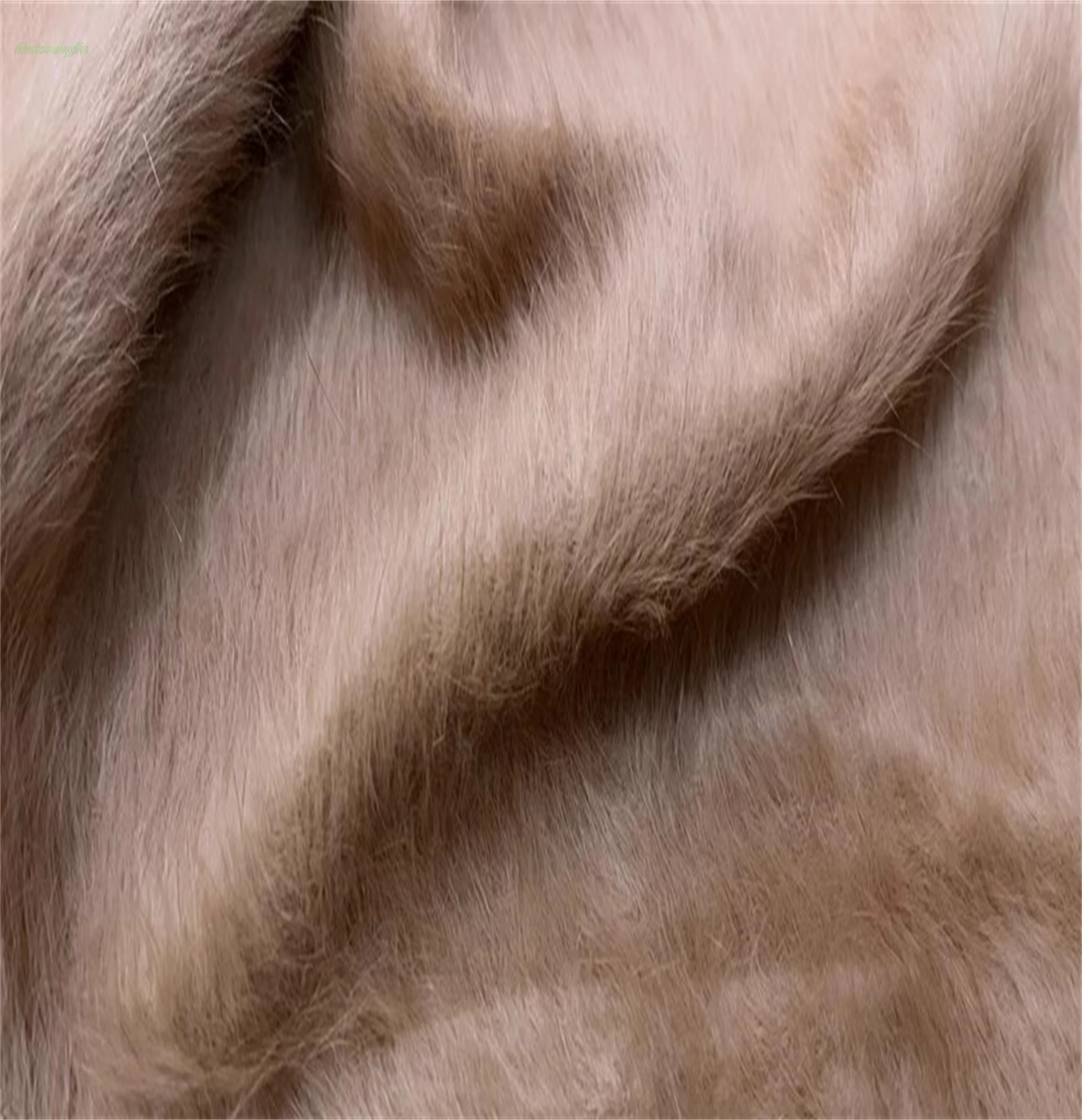 Bright rabbit blended mink fur and long hair fabric, suitable for fashion coats and outerwear fabrics.
Bright rabbit blended mink fur and long hair fabric, suitable for fashion coats and outerwear fabrics.