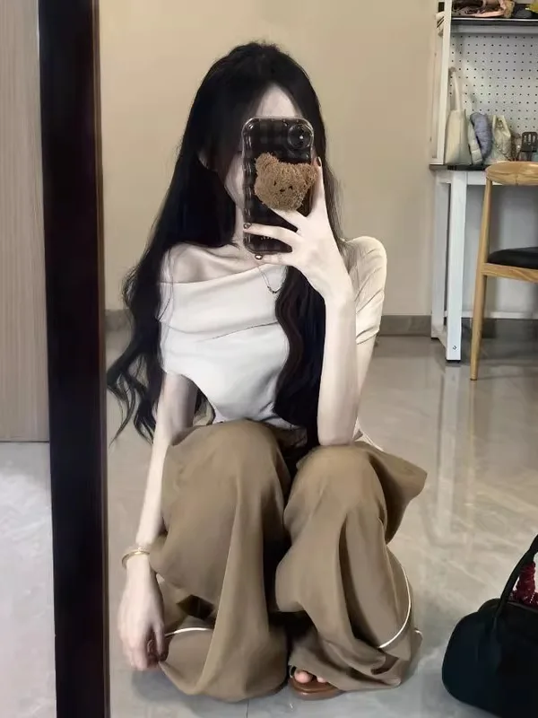 Korean Style Fashionable Shoulder Oblique Wide Leg Pants Two-Piece Set Unique Not Repeating Summer 2026 Comfortable Cotton ...
Korean Style Fashionable Shoulder Oblique Wide Leg Pants Two-Piece Set Unique Not Repeating Summer 2026 Comfortable Cotton ...