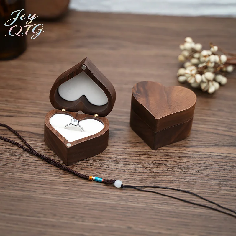 Шкатулка для кольца из орехового дерева Hot Heart, коробка для хранения ювелирных украшений, без кольца
Шкатулка для кольца из орехового дерева Hot Heart, коробка для хранения ювелирных украшений, без кольца