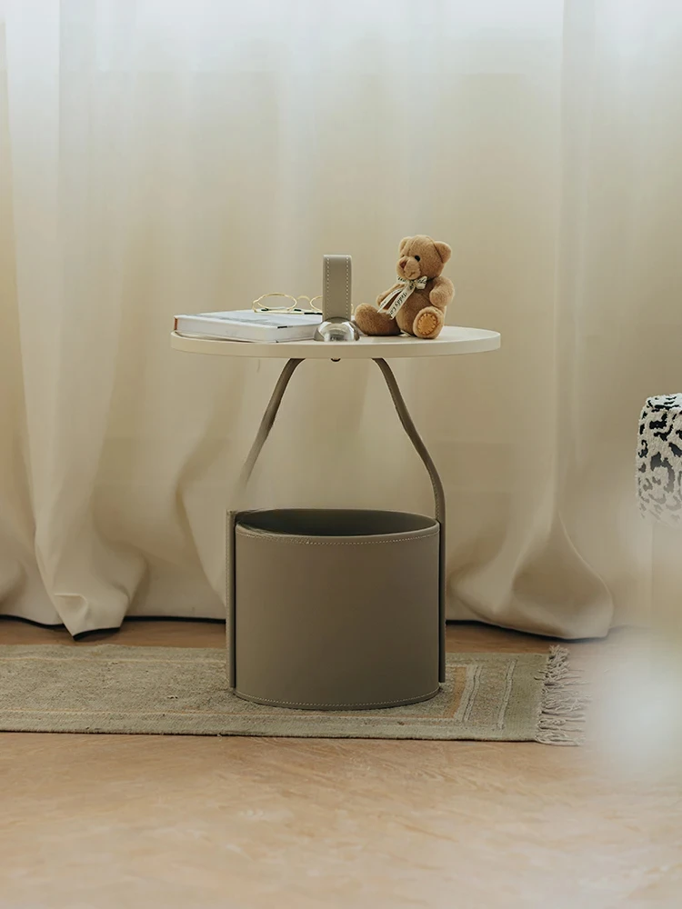 Handle Side Table Retro Italian Handmade Saddle Leather Light Luxury Storage Sofa and Tea Table
Handle Side Table Retro Italian Handmade Saddle Leather Light Luxury Storage Sofa and Tea Table