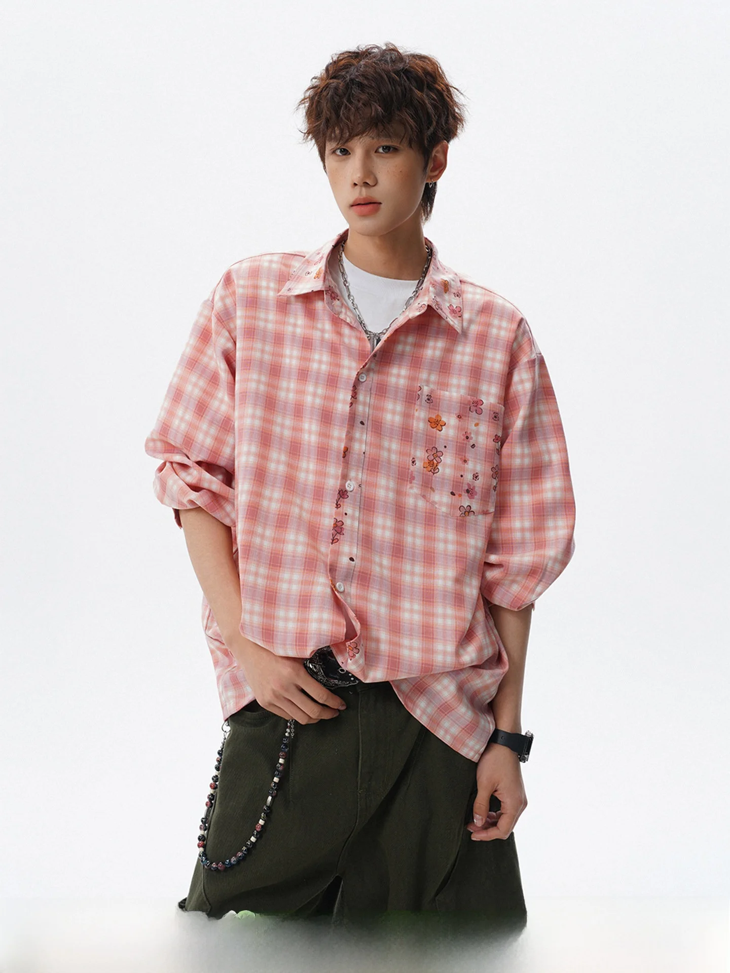 Retro American Plaid Long Sve Men's irt Ice Silk Printed High-End Feeling Cool Haome Sun Protection Casual irt
Retro American Plaid Long Sve Men's irt Ice Silk Printed High-End Feeling Cool Haome Sun Protection Casual irt