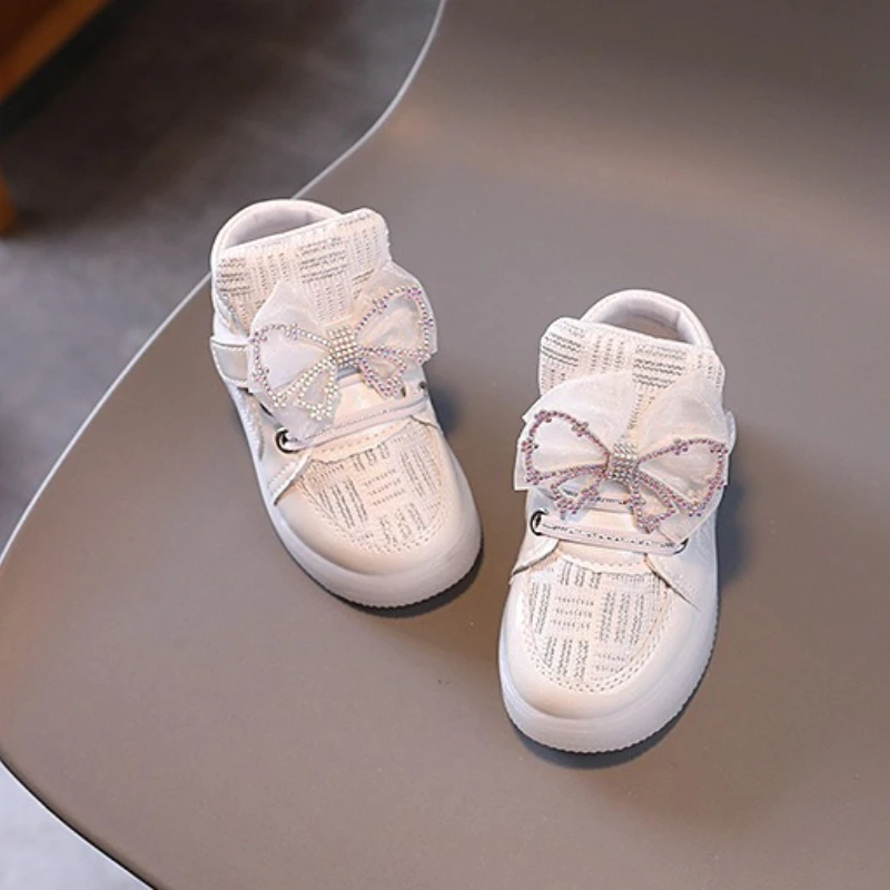 2026 Spring New Luminous Kids Sneakers Simple Versatile Bow Girls' Casual Shoes Anti Slip Child Leather Boots Кроссовки Детские
2026 Spring New Luminous Kids Sneakers Simple Versatile Bow Girls' Casual Shoes Anti Slip Child Leather Boots Кроссовки Детские
