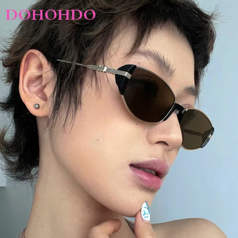 Vintage Luxury Designer Sunglasses Women Retro Small Oval Metal Frame Sunglasses Men Classic Outdoor Driving Eyeglasses UV400
Vintage Luxury Designer Sunglasses Women Retro Small Oval Metal Frame Sunglasses Men Classic Outdoor Driving Eyeglasses UV400