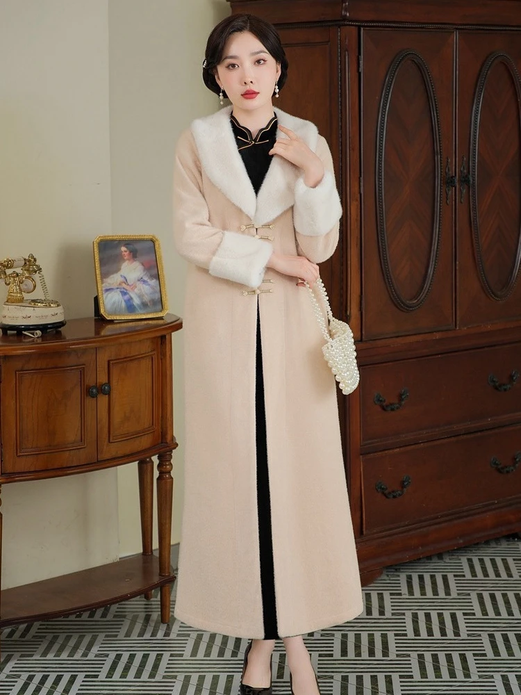 Длинное меховое пальто с воротником-стойкой для женщин, зимнее пальто для мам, на пуговицах, в стиле тан, китайская новинка...
Длинное меховое пальто с воротником-стойкой для женщин, зимнее пальто для мам, на пуговицах, в стиле тан, китайская новинка...