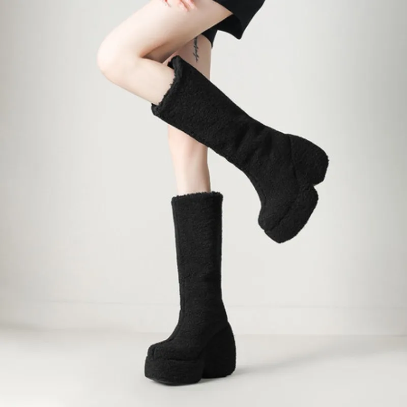 Женские черно-белые сапоги до колена на платформе с круглым носком на массивном каблуке, зимняя модная повседневная обувь для горячих девушек
Женские черно-белые сапоги до колена на платформе с круглым носком на массивном каблуке, зимняя модная повседневная обувь для горячих девушек