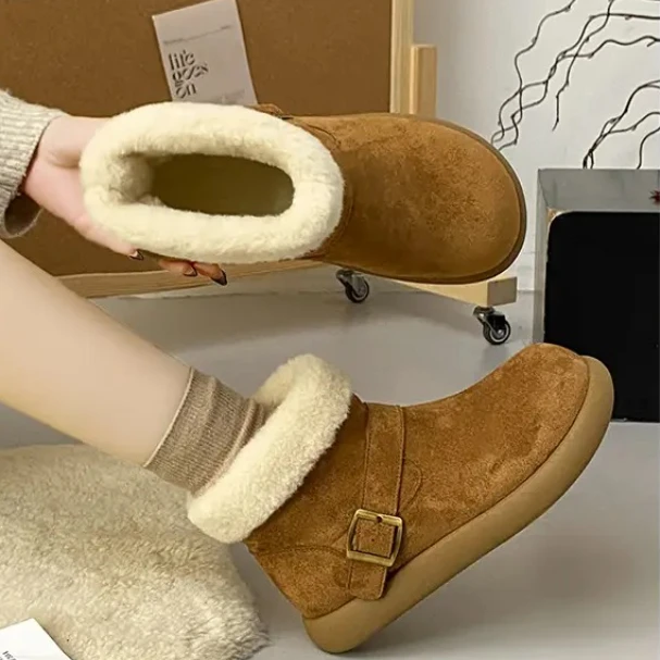 Женская модная обувь на плоской подошве, новые зимние ботинки с замшевыми рукавами и круглой головкой, нескользящие износостойкие короткие ботинки на мягкой подошве
Женская модная обувь на плоской подошве, новые зимние ботинки с замшевыми рукавами и круглой головкой, нескользящие износостойкие короткие ботинки на мягкой подошве