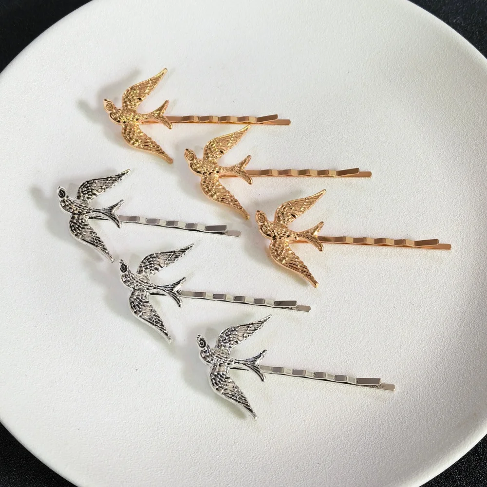 Antique Metal Flying Bird Hair Pins Retro Alloy Side Bangs Hair Clips Vintage Bobby Pin Wedding Bridal Hair Accessories
Antique Metal Flying Bird Hair Pins Retro Alloy Side Bangs Hair Clips Vintage Bobby Pin Wedding Bridal Hair Accessories