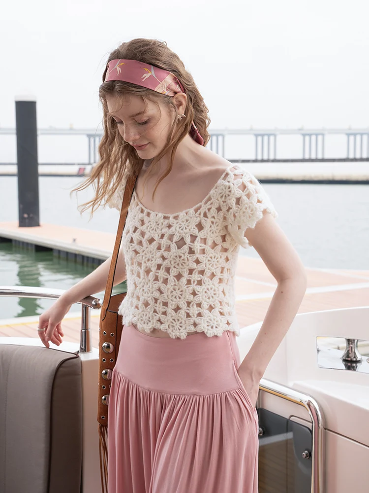 Miora Studio Handmade Hollow out Low Neck Knitted Sweater Women's Short Sleeve round Neck Pure Color Commute Style Summer 2025
Miora Studio Handmade Hollow out Low Neck Knitted Sweater Women's Short Sleeve round Neck Pure Color Commute Style Summer 2025