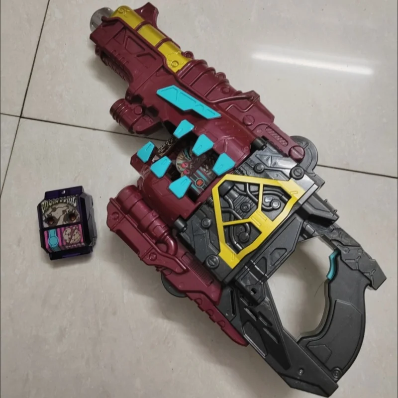 Оригинальная коллекционная фигурка Bandai Kamen Rider Gavan DX: трансформирующиеся руки-пистолеты, модель для хранения, аниме-фигурка, игрушка
Оригинальная коллекционная фигурка Bandai Kamen Rider Gavan DX: трансформирующиеся руки-пистолеты, модель для хранения, аниме-фигурка, игрушка