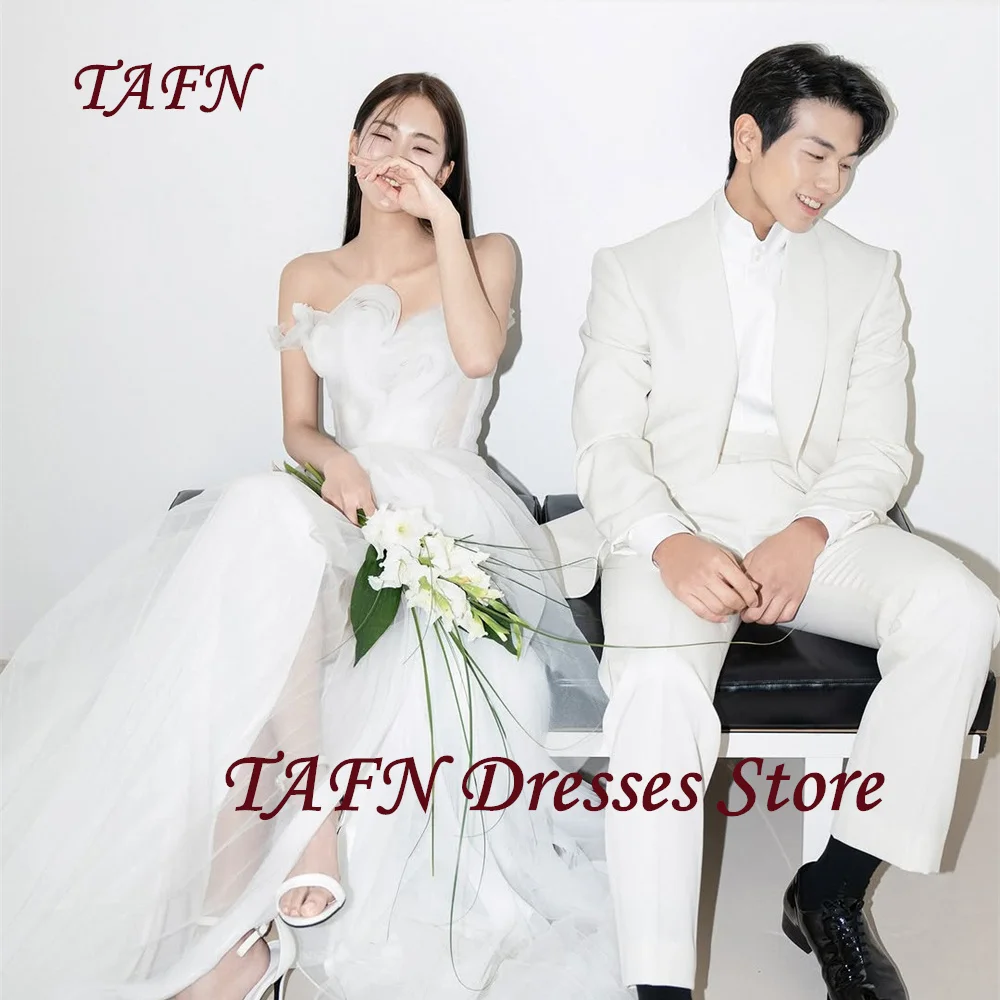 TAFN Modern Sexy A Line Wedding Dress Korea Photo shoot Floor-Length Bridal Gown Pleats Soft Tulle Sleeveless Corset Customized
TAFN Modern Sexy A Line Wedding Dress Korea Photo shoot Floor-Length Bridal Gown Pleats Soft Tulle Sleeveless Corset Customized