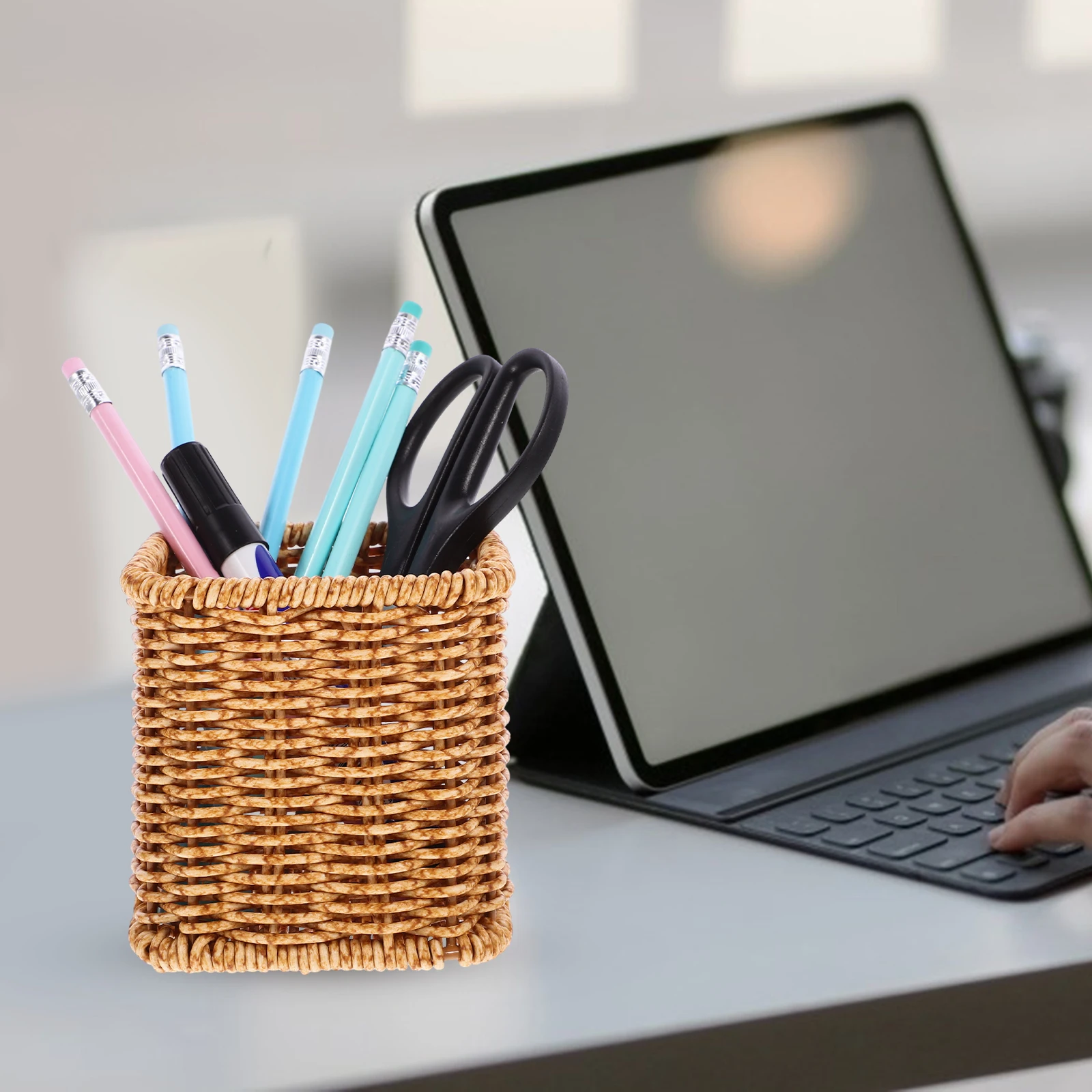 Wicker Stationery Storage Box Color Plastic Desk Organizer Pen Container Pencil Holder Makeup Brush Bucket Table
Wicker Stationery Storage Box Color Plastic Desk Organizer Pen Container Pencil Holder Makeup Brush Bucket Table