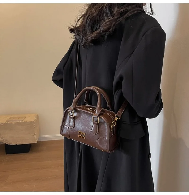 Versatile Everyday Tote Bag For Women The Reliable Foundation Of Your Daily Departures 
Versatile Everyday Tote Bag For Women The Reliable Foundation Of Your Daily Departures