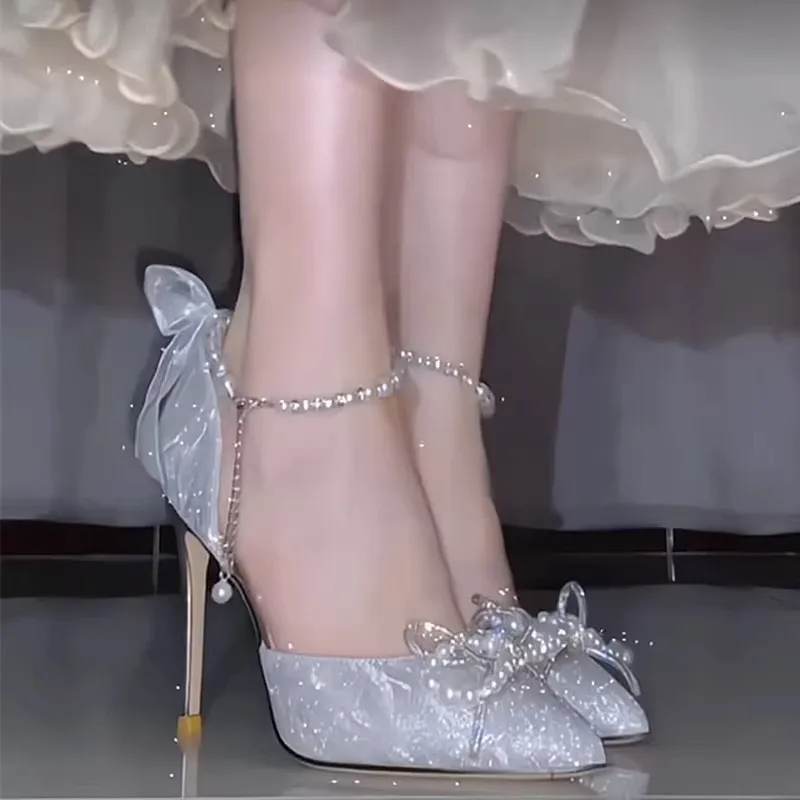 Hollow out Slip-On Thin Heel Sweet Style PU Material Sandals Women's High Heels Summer Butterfly Wedding Shoes
Hollow out Slip-On Thin Heel Sweet Style PU Material Sandals Women's High Heels Summer Butterfly Wedding Shoes