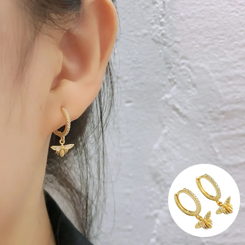 100% 925 Sterling Silver Gold Zircon Insect Earrings for Women Girl Fashion Creative Bee Jewelry Halloween Gift Dropshipping
100% 925 Sterling Silver Gold Zircon Insect Earrings for Women Girl Fashion Creative Bee Jewelry Halloween Gift Dropshipping