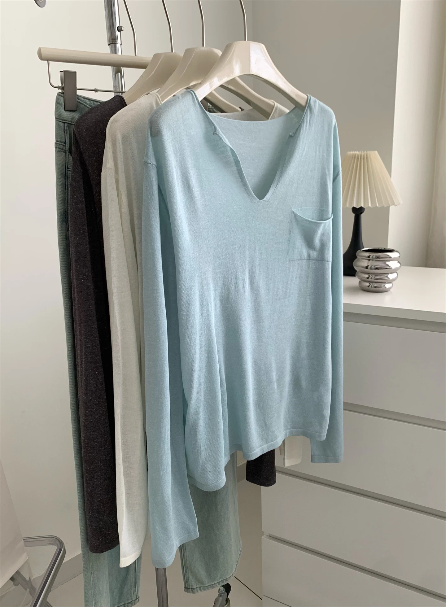 Silk Linen V-neck Knitted T Shirt Long Sleeve Cover Up Women Lightweight Lyocell Pocket Tops
Silk Linen V-neck Knitted T Shirt Long Sleeve Cover Up Women Lightweight Lyocell Pocket Tops