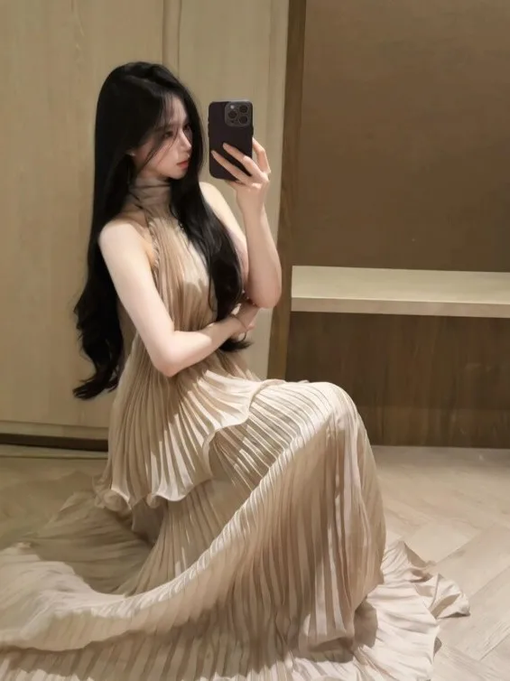 Elegant Neckline Top And Skirt Set Comfortable High Waist Long Skirt Two Piece Ensemble Summer Fashion Gentle Style Women's Set
Elegant Neckline Top And Skirt Set Comfortable High Waist Long Skirt Two Piece Ensemble Summer Fashion Gentle Style Women's Set