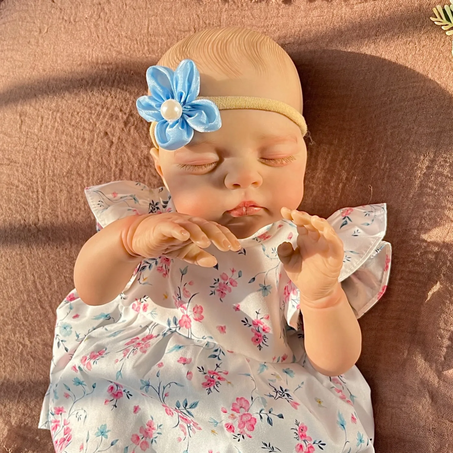 Кукла BZDOLL 19 дюймов (48 см) реалистичная, как живая, с тканевым телом, спящая, с реалистичной 3D-кожей, очаровательная, для сна, модный подарок на день рождения
Кукла BZDOLL 19 дюймов (48 см) реалистичная, как живая, с тканевым телом, спящая, с реалистичной 3D-кожей, очаровательная, для сна, модный подарок на день рождения