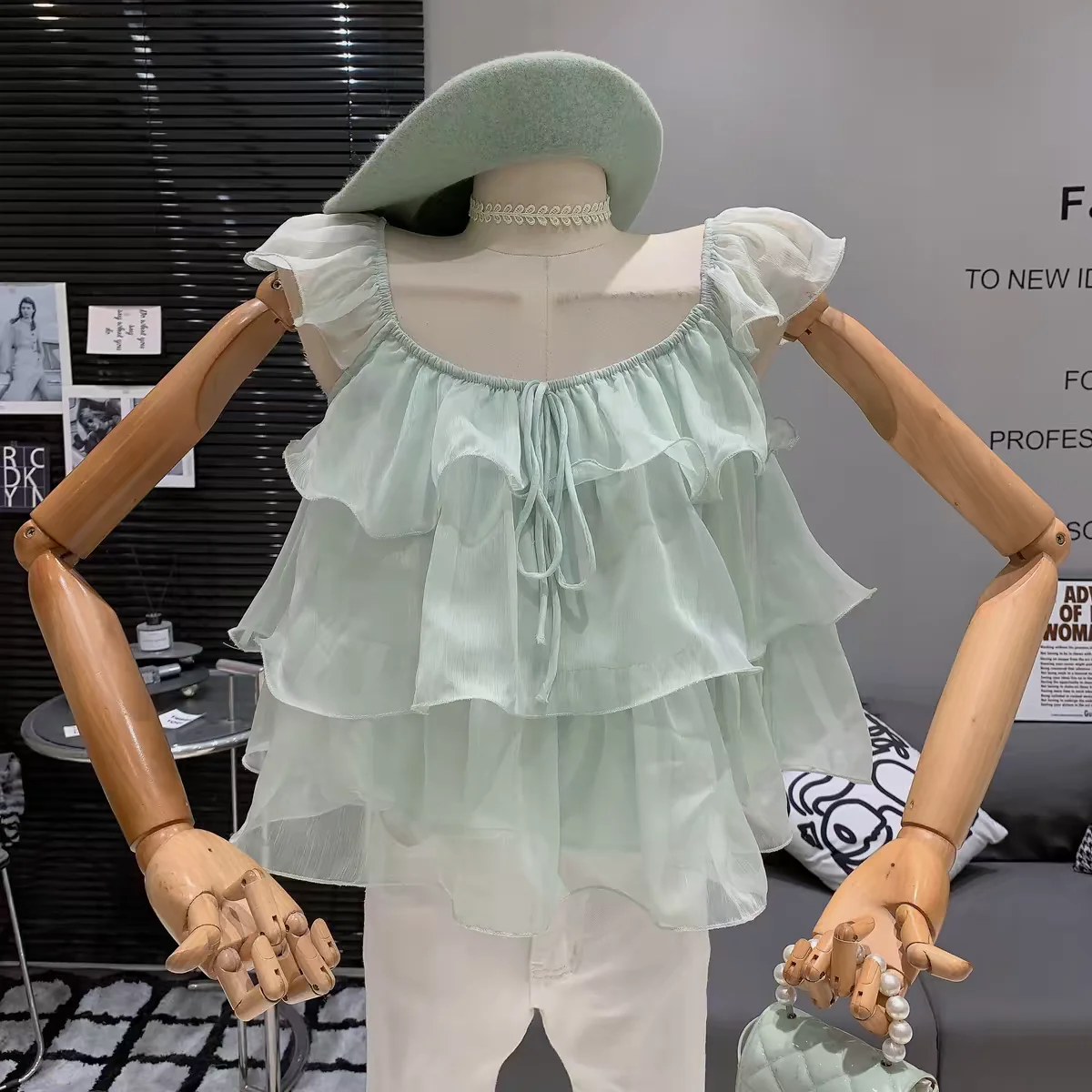 French Style Loose Fit Women's Shirt with Lace Trim Square Collar Sleeveless Polyester Fiber Gentle Sweet Style Versatile Sli...
French Style Loose Fit Women's Shirt with Lace Trim Square Collar Sleeveless Polyester Fiber Gentle Sweet Style Versatile Sli...