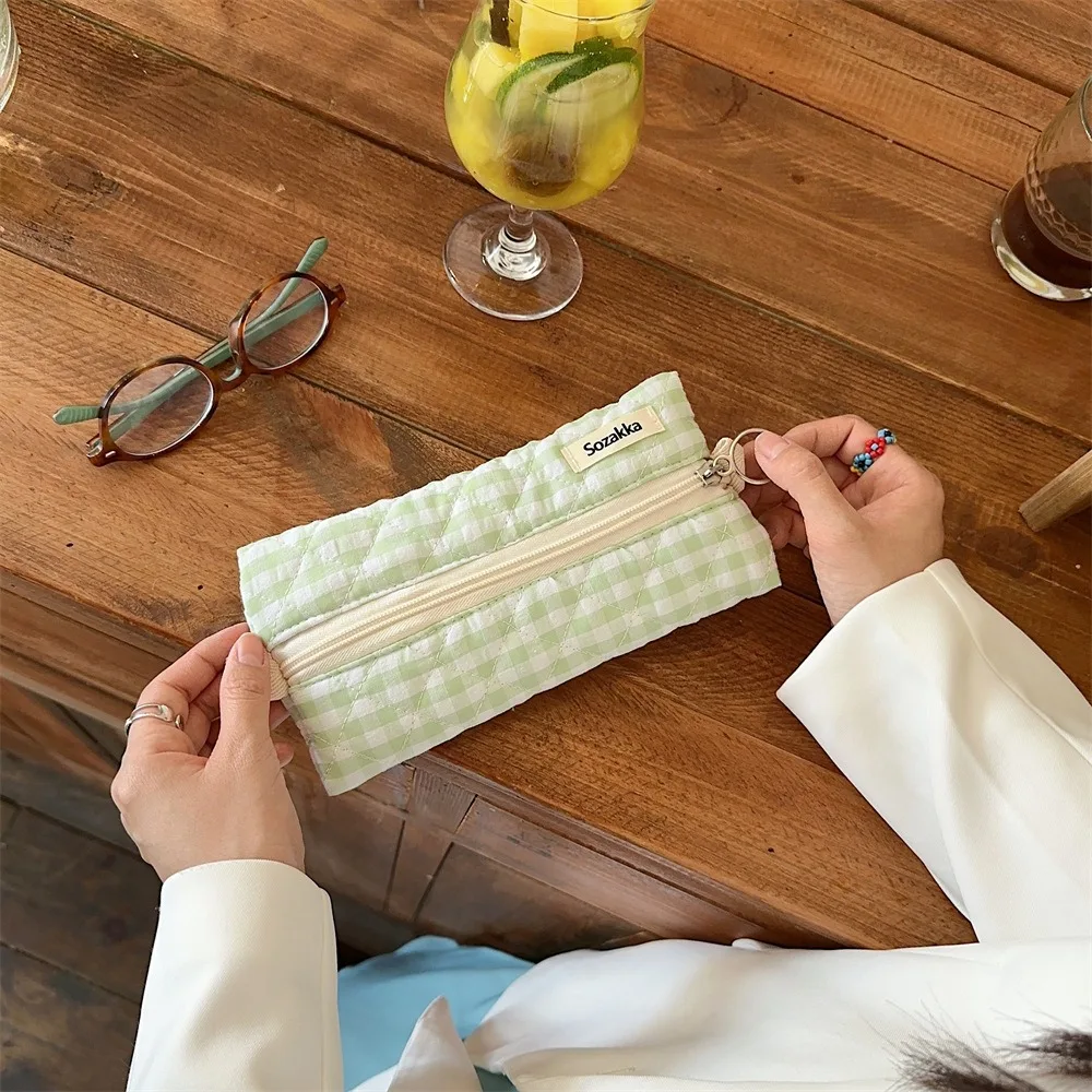 Large Capacity Plaid Pen Bag Korean Style Makeup Brush Pouch Sewing Pencil Case Durable Portable Stationery Storage Bag Students
Large Capacity Plaid Pen Bag Korean Style Makeup Brush Pouch Sewing Pencil Case Durable Portable Stationery Storage Bag Students