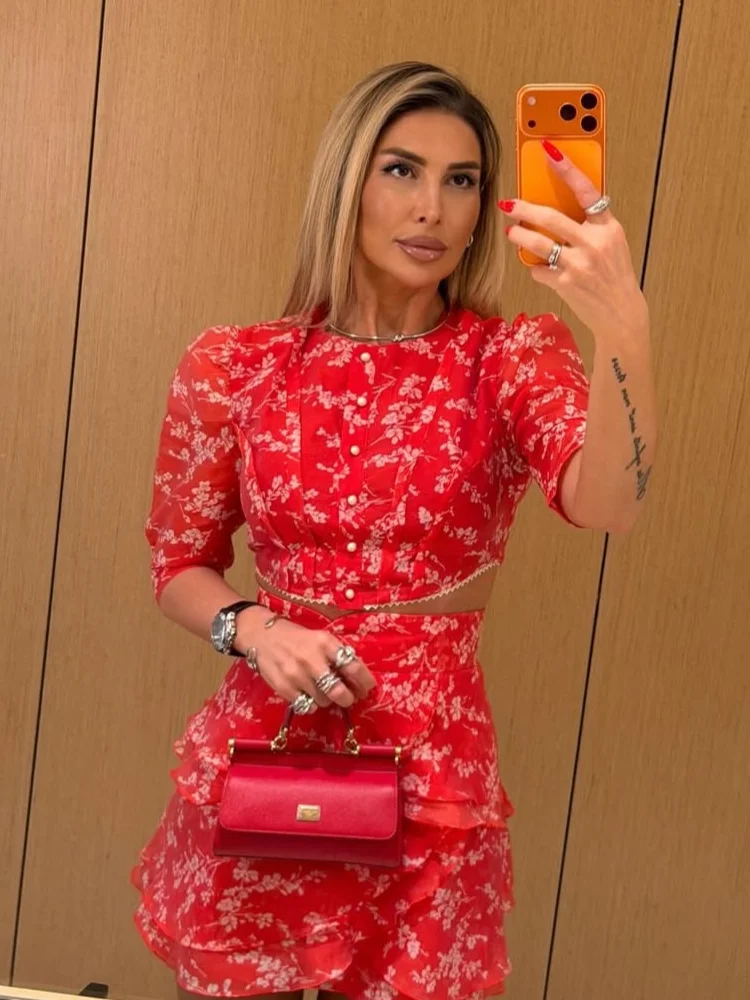 Women's Chic Floral Print Puff Helf Sleeve Crop Top Sets Casual 2 Piece Skirt Outfits 2026 Stylish Date Layered Mini Skirt Set
Women's Chic Floral Print Puff Helf Sleeve Crop Top Sets Casual 2 Piece Skirt Outfits 2026 Stylish Date Layered Mini Skirt Set