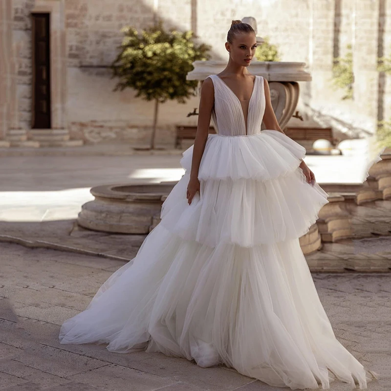 Eightree White Princess Wedding Dresses Double V-Neck Ruffled Tulle Wedding Gowns Boho Beach Bridal Ball Prom Dress Plus Size
Eightree White Princess Wedding Dresses Double V-Neck Ruffled Tulle Wedding Gowns Boho Beach Bridal Ball Prom Dress Plus Size