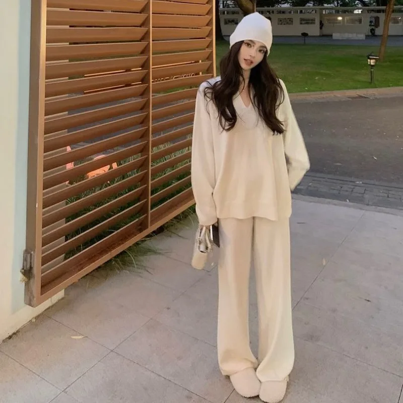 2026Gentle Style Knitted Set Autumn Winter New High-end Fashionable Sweater Wide-leg Pants Two-piece Set
2026Gentle Style Knitted Set Autumn Winter New High-end Fashionable Sweater Wide-leg Pants Two-piece Set