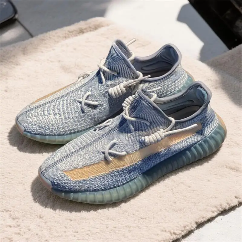 Cushioned trendy running shoes, midsole tech, foot protection for runningmen's leather shoes
Cushioned trendy running shoes, midsole tech, foot protection for runningmen's leather shoes