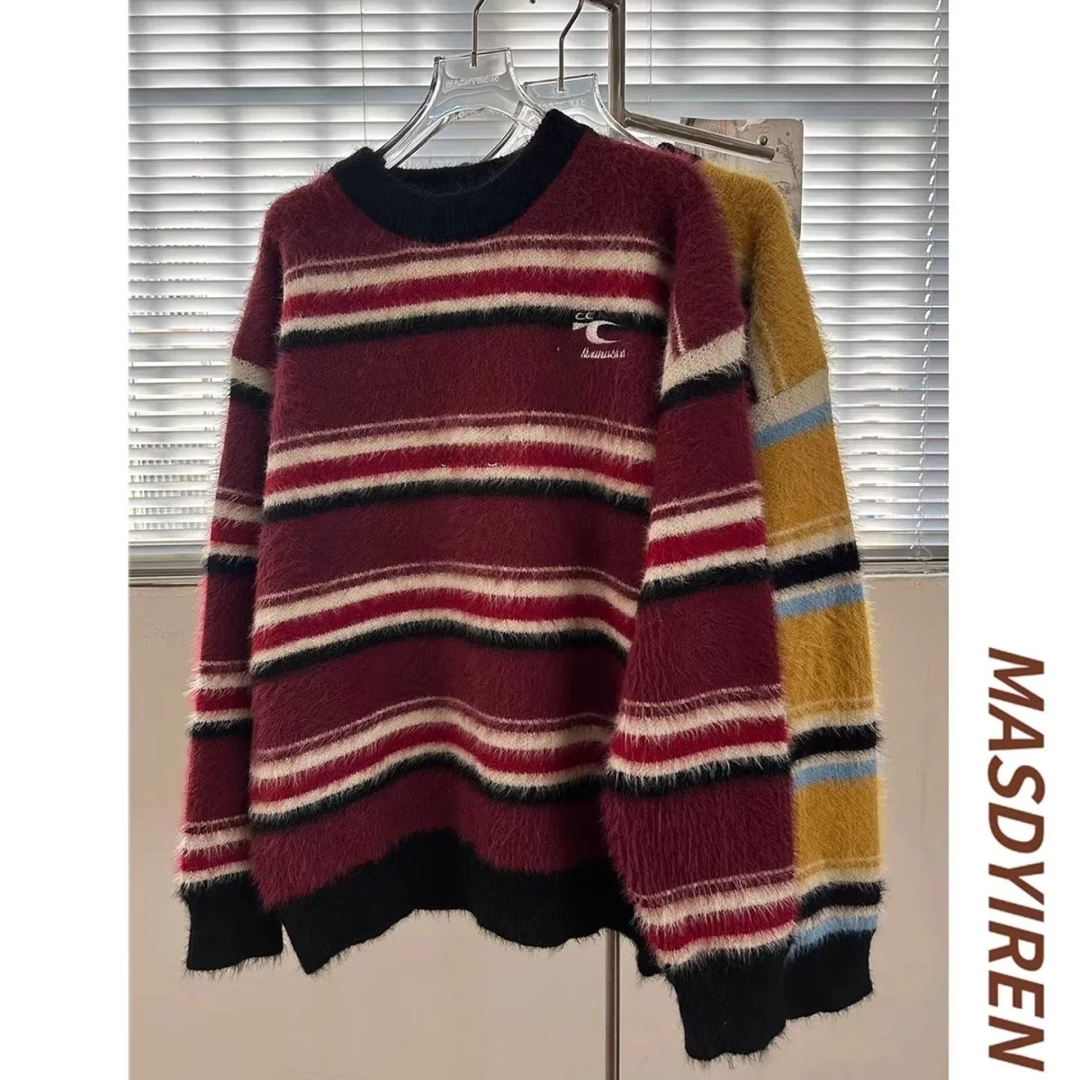 Autumn Winter New Sle Embroidered Striped Mink round Ne Sweater Men Women Loose Fit Lazy Sle Overhead Knitted irt Trendy
Autumn Winter New Sle Embroidered Striped Mink round Ne Sweater Men Women Loose Fit Lazy Sle Overhead Knitted irt Trendy