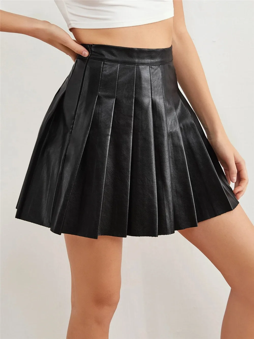 Плиссированная юбка из искусственной кожи с высокой талией, уличная длинная удлиняющая женская юбка Faion ort на весну и лето
Плиссированная юбка из искусственной кожи с высокой талией, уличная длинная удлиняющая женская юбка Faion ort на весну и лето