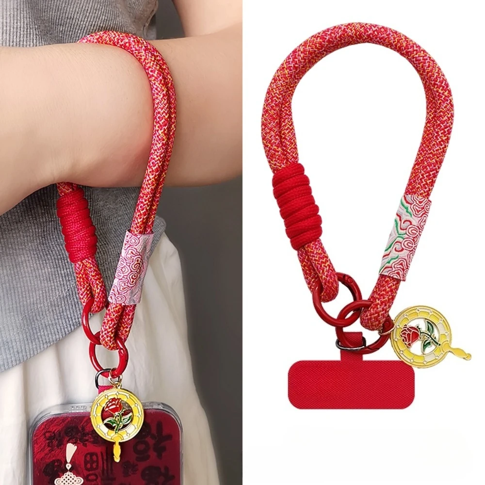 Короткий тканый браслет Xiangyun в китайском стиле для ремешков для мобильных телефонов, подвески для камер для занятий спортом на открытом воздухе и прочные чехлы для ключей
Короткий тканый браслет Xiangyun в китайском стиле для ремешков для мобильных телефонов, подвески для камер для занятий спортом на открытом воздухе и прочные чехлы для ключей