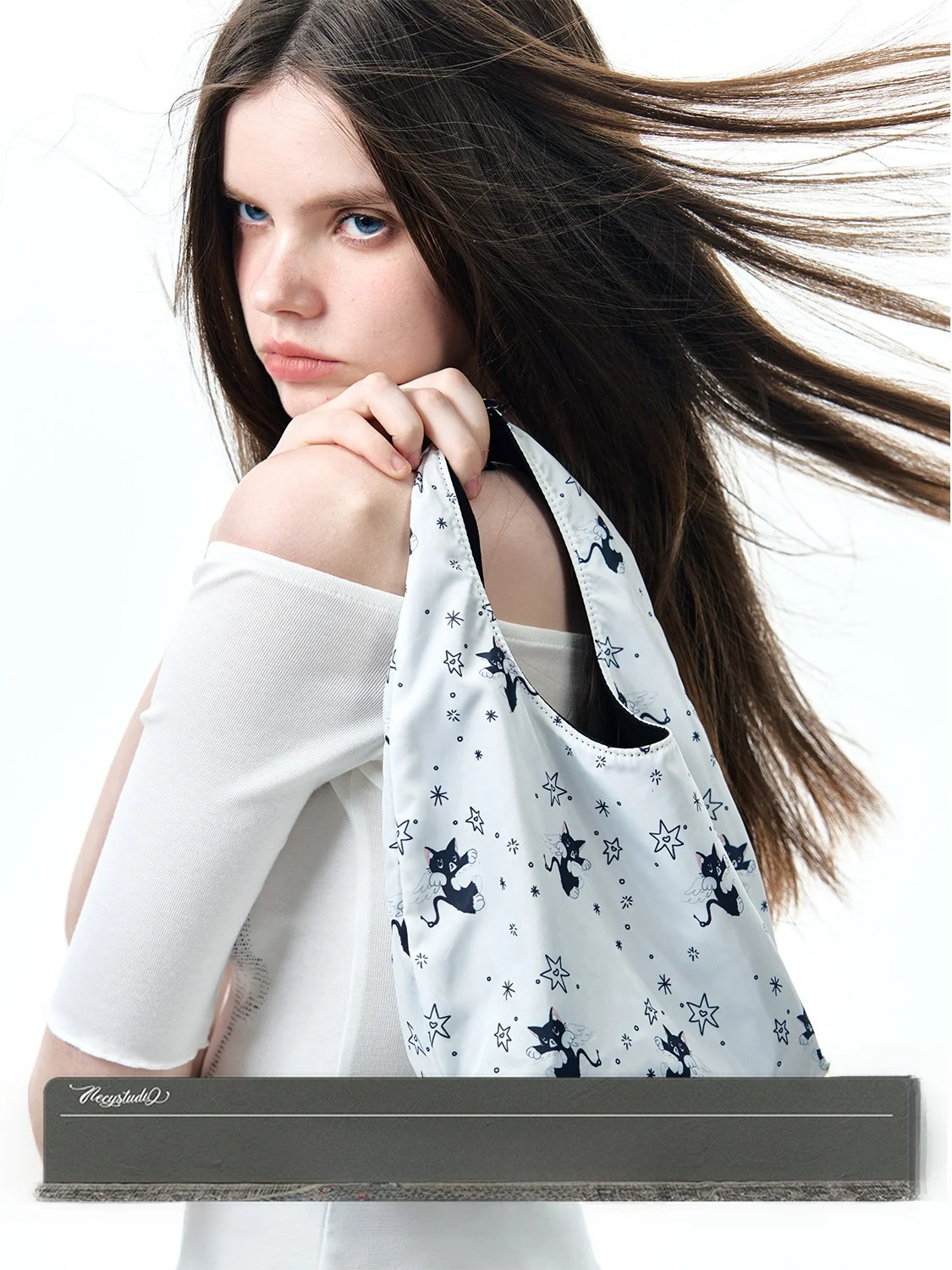NECY Mimora Original Small Bucket Bag Design Sensation Casual Commuter Handbag Women Fashion Canvas Bag Single Shoulder Bag
NECY Mimora Original Small Bucket Bag Design Sensation Casual Commuter Handbag Women Fashion Canvas Bag Single Shoulder Bag
