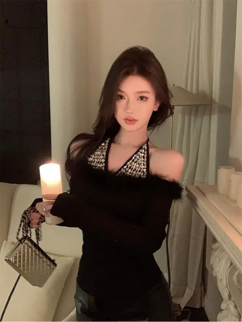 Fashion Heavy Diamond Feather Halter Tops Mujer Autumn Winter New T-shirt for Women Y2k Slim Waist Long Sleeve Tee Shirt
Fashion Heavy Diamond Feather Halter Tops Mujer Autumn Winter New T-shirt for Women Y2k Slim Waist Long Sleeve Tee Shirt