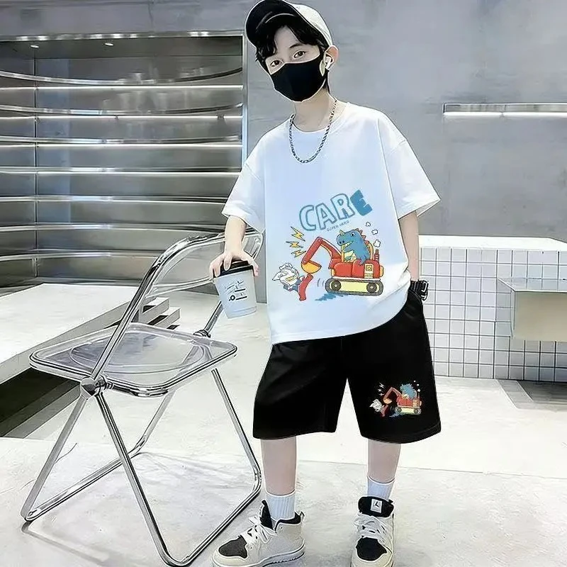 Summer children's excavator cartoon printed T-shirt and shorts casual cotton comfortable sports suit
Summer children's excavator cartoon printed T-shirt and shorts casual cotton comfortable sports suit