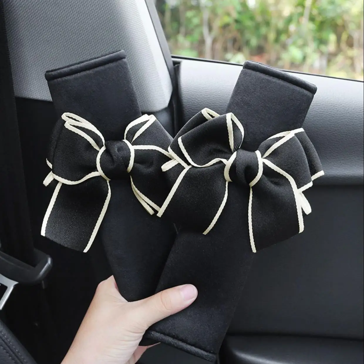 Плюшевая накладка на ремень безопасности для автомобиля с бантом — мягкая и толстая, подходит для всех сезонов — женские удобные аксессуары для безопасности автомобиля
Плюшевая накладка на ремень безопасности для автомобиля с бантом — мягкая и толстая, подходит для всех сезонов — женские удобные аксессуары для безопасности автомобиля