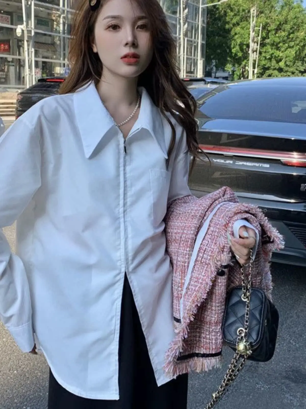 Модная белая рубашка с двойной молнией, свободного кроя, средней длины, популярная в интернете, в стиле INS, женская, весенне-осенняя, топ
Модная белая рубашка с двойной молнией, свободного кроя, средней длины, популярная в интернете, в стиле INS, женская, весенне-осенняя, топ