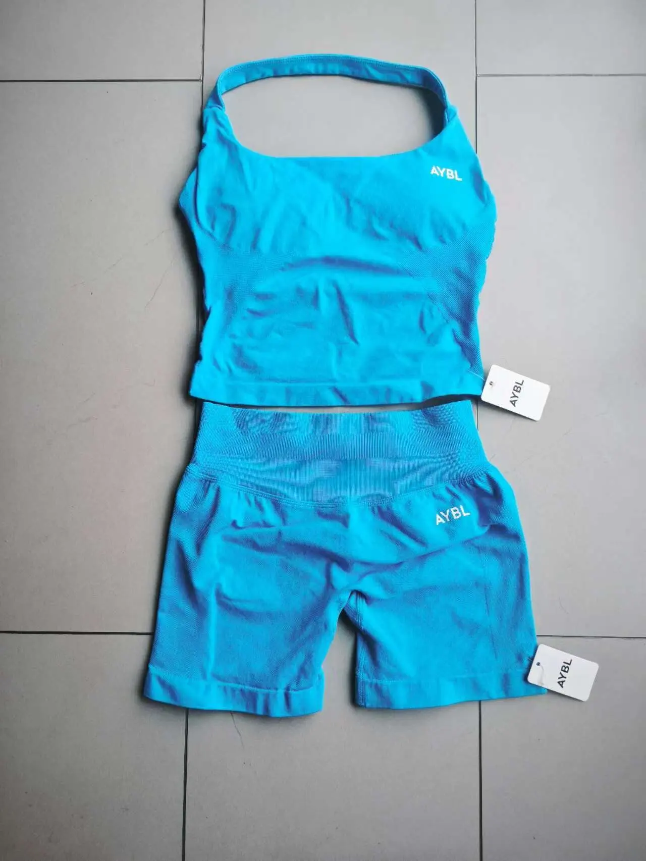 Ladies' sports yoga wear: invisible and close-fitting yoga camisole, skin-friendly high-elastic close-fitting waistband pants
Ladies' sports yoga wear: invisible and close-fitting yoga camisole, skin-friendly high-elastic close-fitting waistband pants