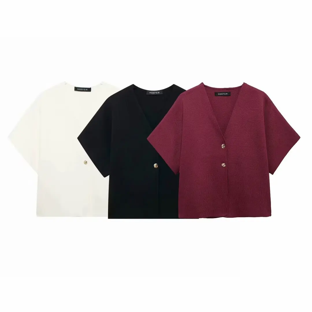 Casual Solid Knit Top Women Short Sleeve V-neck Two Buttons Slim Elegant Vest 2025 Summer Autumn Female White All-match Knitwear
Casual Solid Knit Top Women Short Sleeve V-neck Two Buttons Slim Elegant Vest 2025 Summer Autumn Female White All-match Knitwear