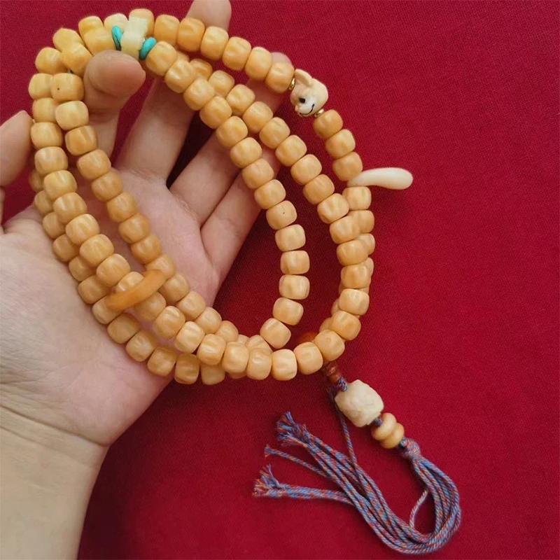 Camel bone and passion seed 108-bead bracelet 10*8mm, paired with a reverse-flow three-way connector, running ring, lion awakeni
Camel bone and passion seed 108-bead bracelet 10*8mm, paired with a reverse-flow three-way connector, running ring, lion awakeni